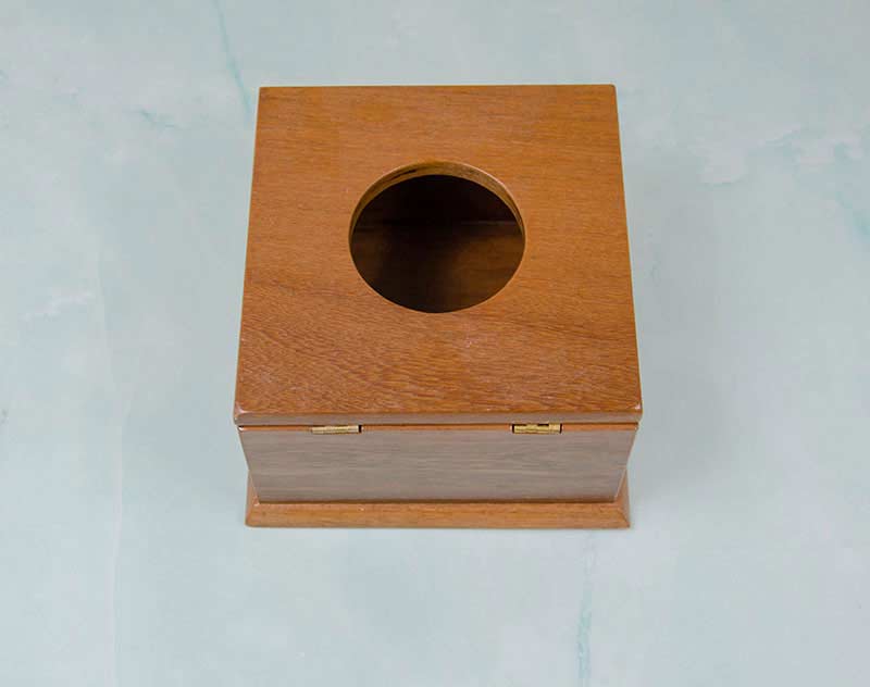 Hop dung khan giay vuong 3