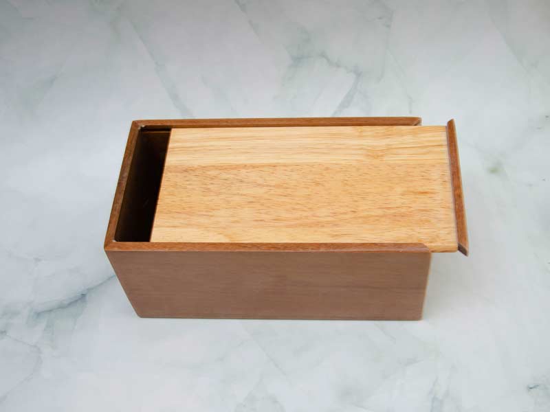 Hop dung khan giay mau san 3