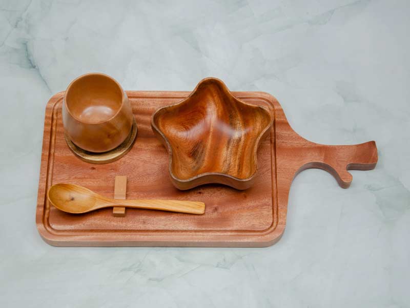 Thớt gỗ tay cầm hình cành cây 