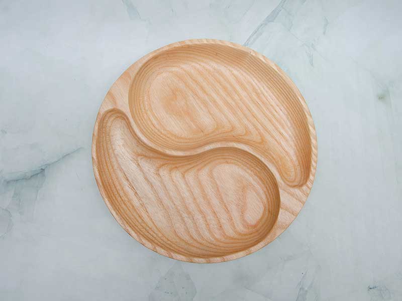 Khay gỗ tròn 2 ngăn hình bát quái 25cm || VKU1-080 19 Khay tròn 2 ngăn hình bát quái 25cm 454