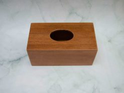 Hop dung khan giay mau san