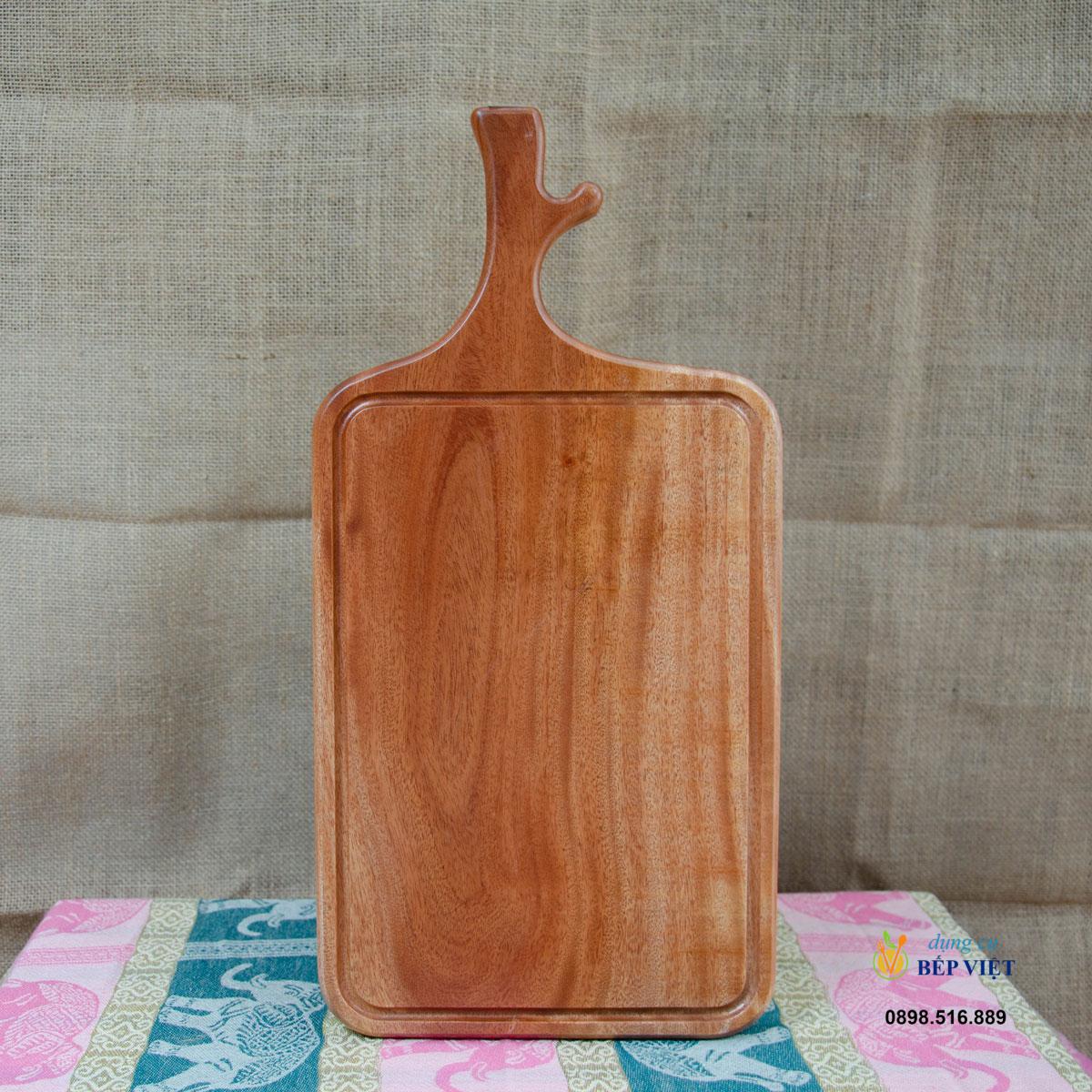 Thớt gỗ tay cầm hình cành cây 21x42cm || VKU1-T035 1 thớt gỗ tay cầm hình cành cây