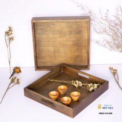 Khay go hinh vuong cop tay cam 32.5cm