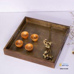 Khay go hinh vuong, co tay cam 32.5cm